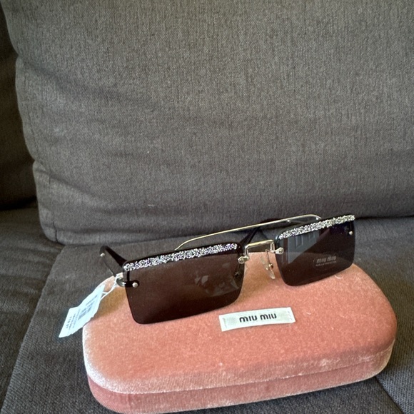 Fendi Sunglasses - Picture 2 of 2